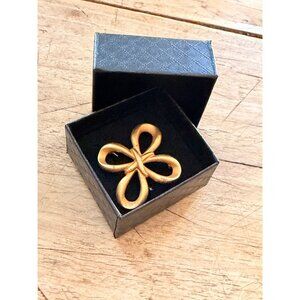 Signed AK Anne Klein Gold-Tone Vintage Bow Brooch Pin In Gift Box